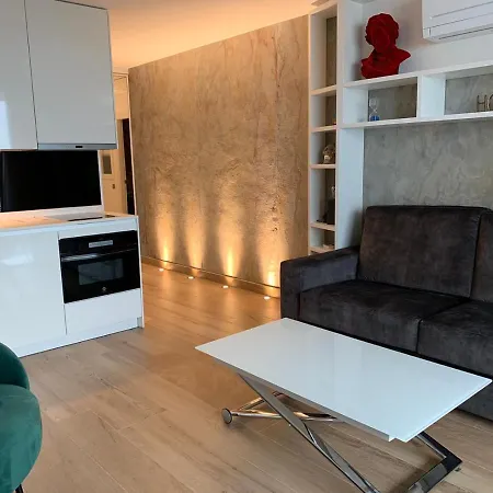 Luxurious Flat With Magical Sea View *