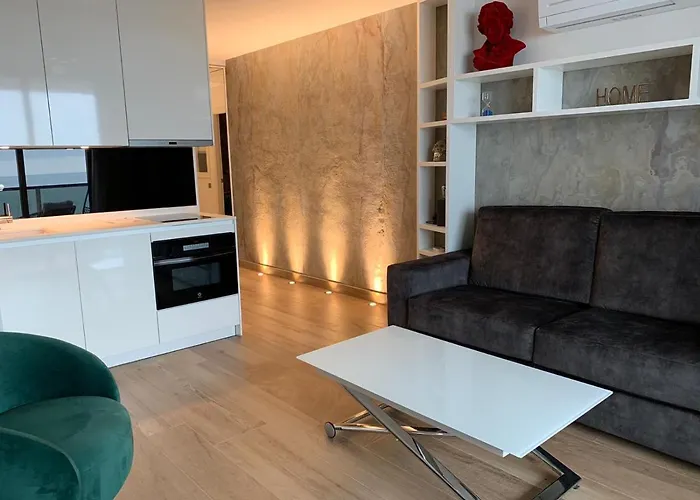 Luxurious Flat With Magical Sea View *